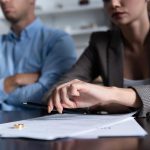 Divorțul la orizont: 2 semne invizibile că o căsnicie se